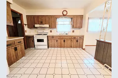 1423 Roanoke Drive, Parma, OH 44134 - Photo 13