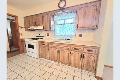 1423 Roanoke Drive, Parma, OH 44134 - Photo 17