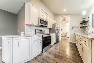 1622 Seven Oaks Drive, Lyndhurst, OH 44124 - Photo 13
