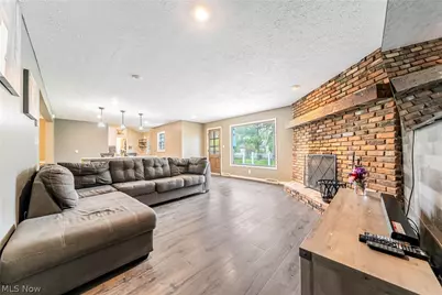 1622 Seven Oaks Drive, Lyndhurst, OH 44124 - Photo 9