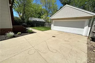 10124 Keswick Dr, Parma Heights, OH 44130 - Photo 39