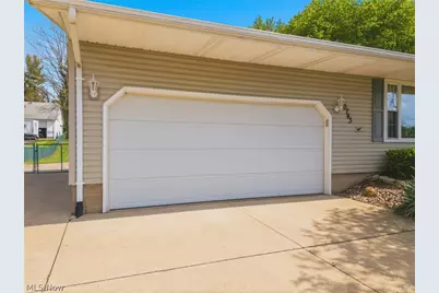 10743 Corundite Road NW, Massillon, OH 44647 - Photo 5
