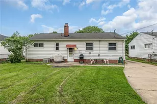 6833 Maplewood Rd, Parma Heights, OH 44130 - Photo 33