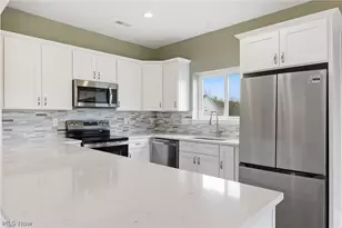 649 Southbay Dr, Wadsworth, OH 44281 - Photo 21