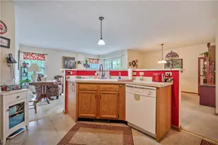3474 Dauphin Dr NE, Canton, OH 44721 - Photo 11