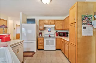 3474 Dauphin Dr NE, Canton, OH 44721 - Photo 15