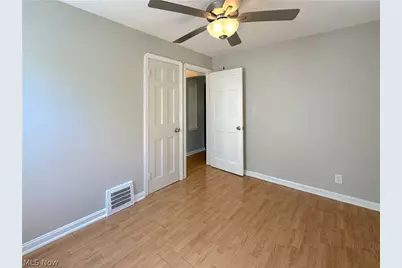 20120 Wilmore Avenue, Euclid, OH 44123 - Photo 17
