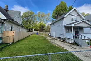 2048 W 105th St, Loveland, OH 44102 - Photo 3