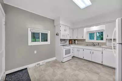 6854 Hillway Avenue NW, North Canton, OH 44720 - Photo 13