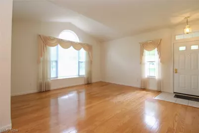 5645 Clingan Road #7B, Struthers, OH 44471 - Photo 5