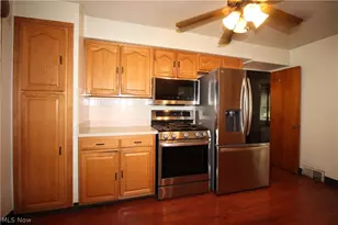346 Walworth Ave, Euclid, OH 44132 - Photo 5