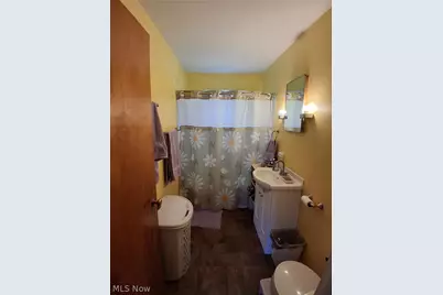 68490 Elm Street, Bridgeport, OH 43912 - Photo 11