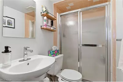 1617 Fruitland Avenue, Mayfield Heights, OH 44124 - Photo 33