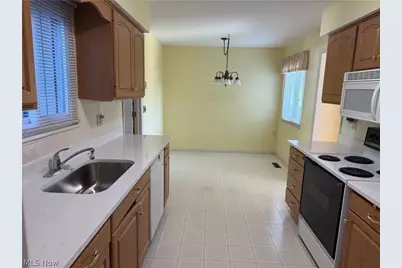 19281 Idlewood Trail, Strongsville, OH 44149 - Photo 3