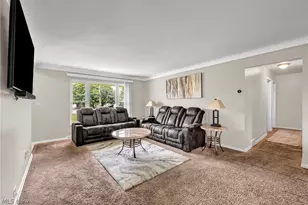13177 Whitney Rd, Strongsville, OH 44136 - Photo 9