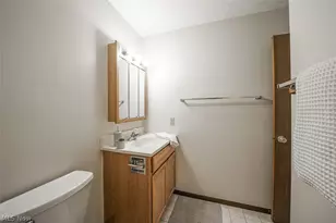 8140 Southwood Dr, Garrettsville, OH 44231 - Photo 11