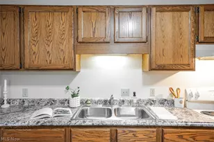 8140 Southwood Dr, Garrettsville, OH 44231 - Photo 9