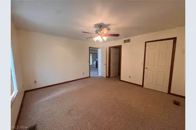 216 Village Court, Columbiana, OH 44408 - Photo 5