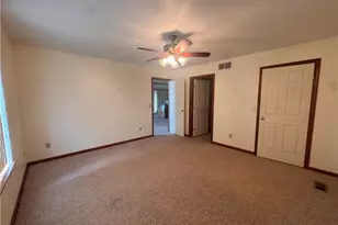 216 Village Ct, Columbiana, OH 44408 - Photo 5