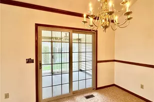216 Village Ct, Columbiana, OH 44408 - Photo 9