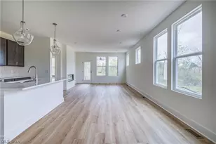 2085 Glenmont Dr, Brunswick, OH 44212 - Photo 5