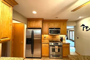 26771 Leenders Ln, North Olmsted, OH 44070 - Photo 9