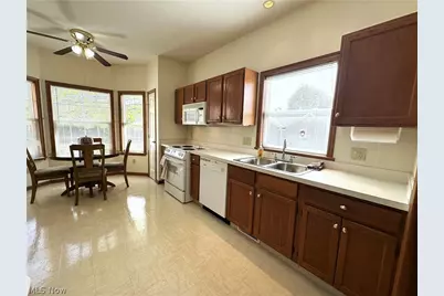 135 Village Drive, Green Hills, OH 44131 - Photo 9