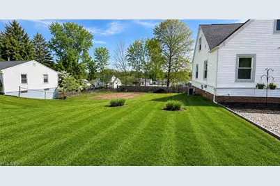 375 E Huston Street, Barberton, OH 44203 - Photo 17