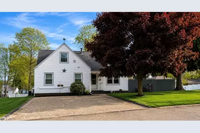 375 E Huston Street, Barberton, OH 44203 - Photo 1