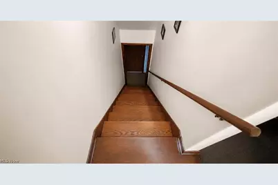 375 E Huston Street, Barberton, OH 44203 - Photo 13
