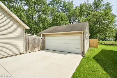 231 College Park Drive, Elyria, OH 44035 - Photo 3