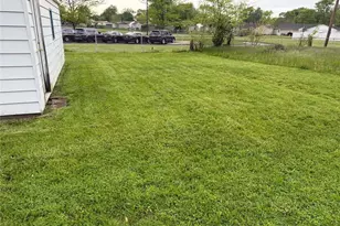 1939 Midway Ave NE, Canton, OH 44705 - Photo 5