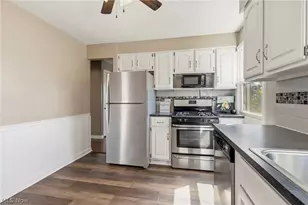 1437 Deville Ave NW, Canton, OH 44708 - Photo 7