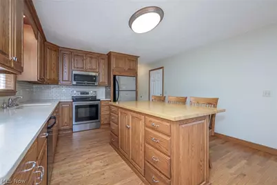 5950 Kentview Avenue NW, North Canton, OH 44720 - Photo 11