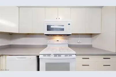 12700 Lake Avenue #804, Oakwood, OH 44107 - Photo 5