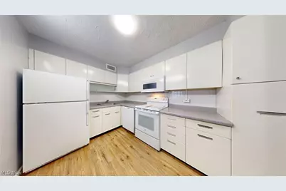 12700 Lake Avenue #804, Oakwood, OH 44107 - Photo 3