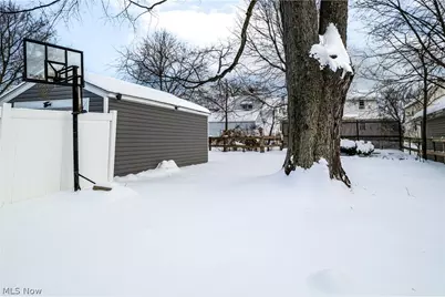 241 24th Street NW, Barberton, OH 44203 - Photo 21