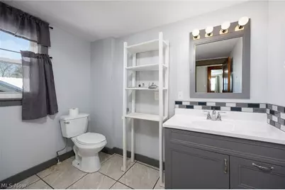 241 24th Street NW, Barberton, OH 44203 - Photo 17