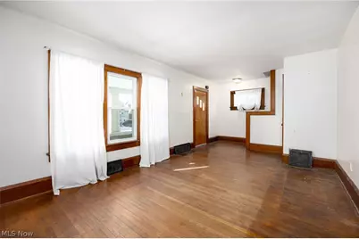 241 24th Street NW, Barberton, OH 44203 - Photo 7
