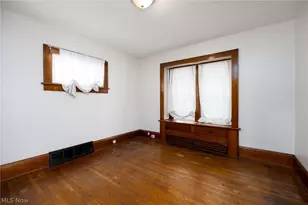 241 24th St NW, Barberton, OH 44203 - Photo 5