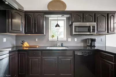 300 Eagleton Court, Macedonia, OH 44056 - Photo 5