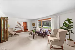 8730 Bainbridge Rd, Chagrin Falls, OH 44023 - Photo 5