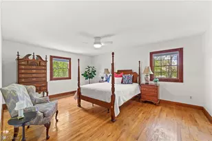 8730 Bainbridge Rd, Chagrin Falls, OH 44023 - Photo 29