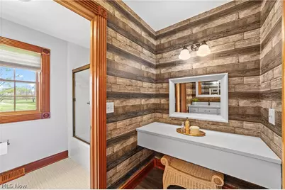 8730 Bainbridge Road, Chagrin Falls, OH 44023 - Photo 25