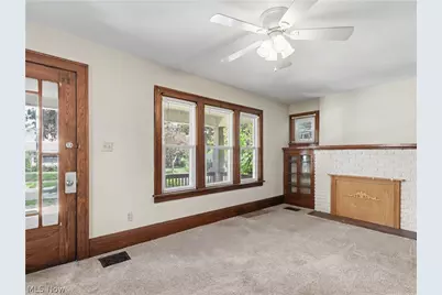 190 E Brookside Avenue, Akron, OH 44301 - Photo 7