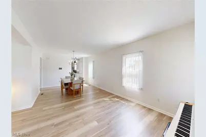 1461 Iroquois Avenue, Mayfield Heights, OH 44124 - Photo 13