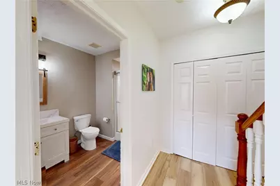1461 Iroquois Avenue, Mayfield Heights, OH 44124 - Photo 19