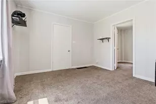 1646 Royal Ave NE, Canton, OH 44705 - Photo 7