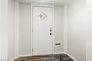 1646 Royal Ave NE, Canton, OH 44705 - Photo 5