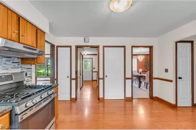 4320 E Sprague Road, Grandview Heights, OH 44147 - Photo 15